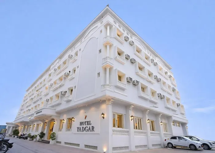 Hotel Yadgar - Near Railway Station Surat