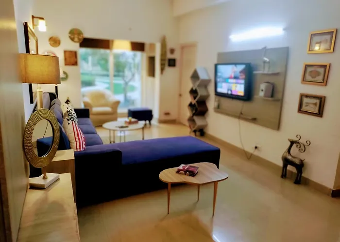 Boutique Studio Apartment Near Noida Expressway, Metro, It Hub, Expomart