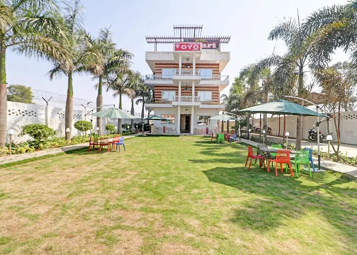 Hotel O Safari Inn