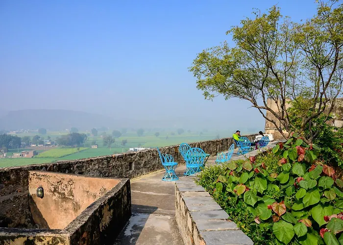 Neemrana'S - Hill Fort - Kesroli