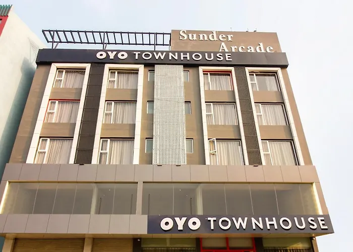 Super Townhouse Moosapet Rcc Prime