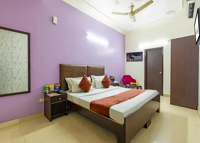 Hotel Diamond Stays Sector 51 Noida