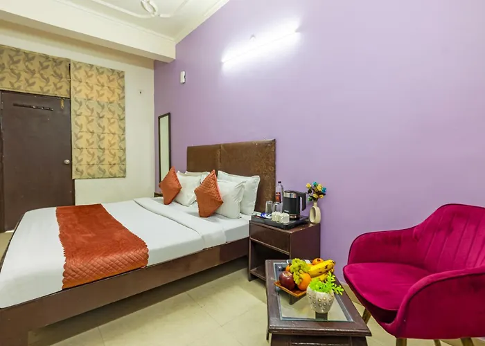 Hotel Diamond Stays Sector 51 Noida