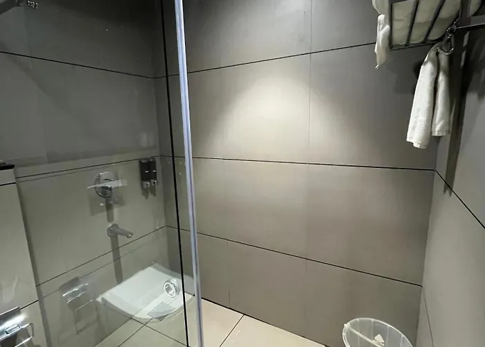 Mandarin Sky Hotel Kannur