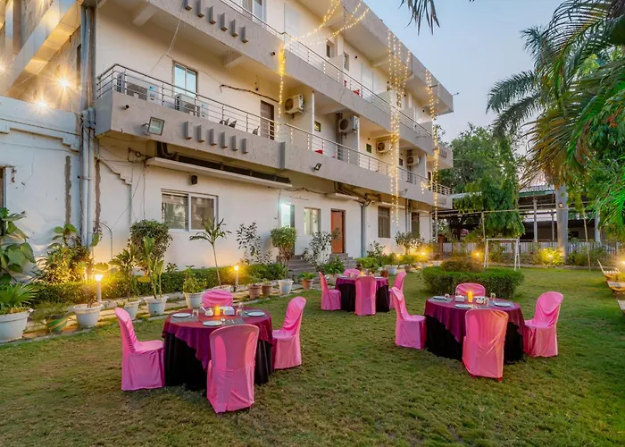 Hotel Vatika Inn
