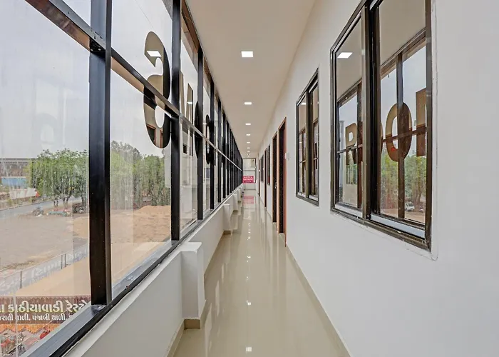 Oyo Hotel Navrang