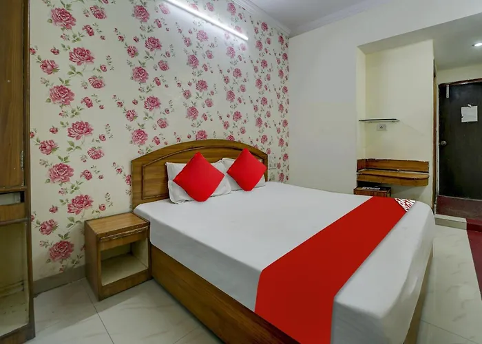 Oyo Flagship 81248 Hotel Satya Vilas