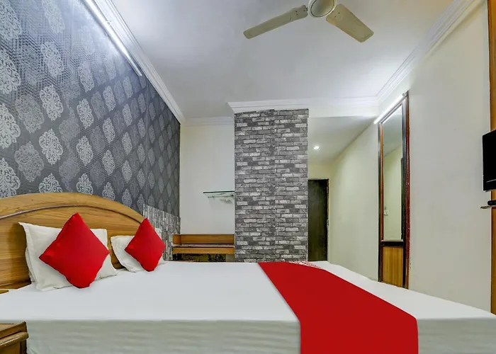 Oyo Flagship 81248 Hotel Satya Vilas
