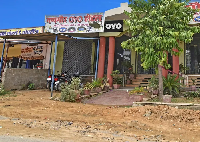Hotel O Gangaur Midway