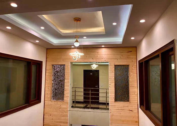 Bentenwood Resort - A Beutiful Scenic Mountain & River View Manali 