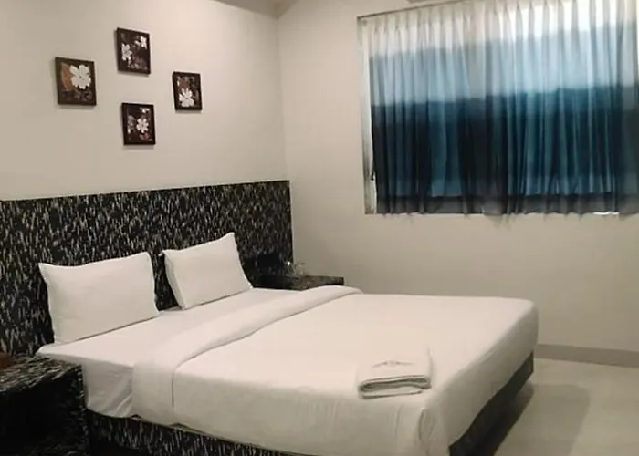 Hotel Jay Palace Inn
