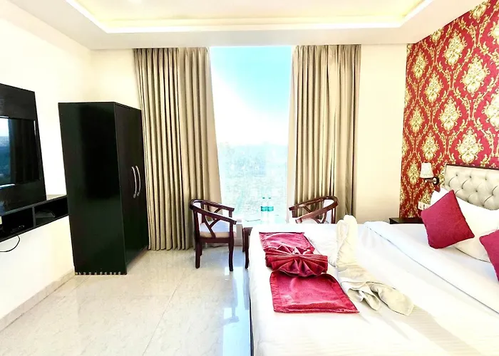 Hotel Lycoris Zirakpur Chandigarh !! Main Highway Hotel ! Lift ! Large Parking ! Premium Ac Rooms ! Traveler Choice