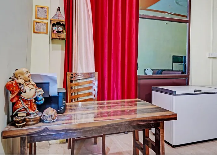 Hotel O Vashudev Garden