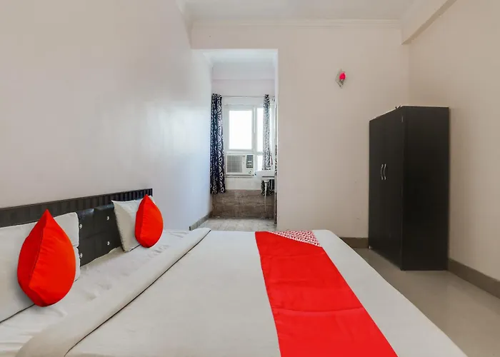 Oyo Flagship Radhe Radhe Hotels