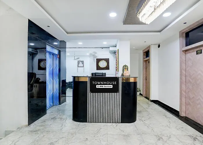 Super Townhouse By Oyo Mohali Bus Terminal Formerly Hotel Hm Crystal