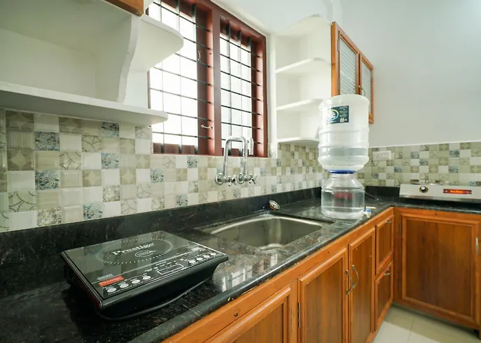 Hotel O Vattekad Residency