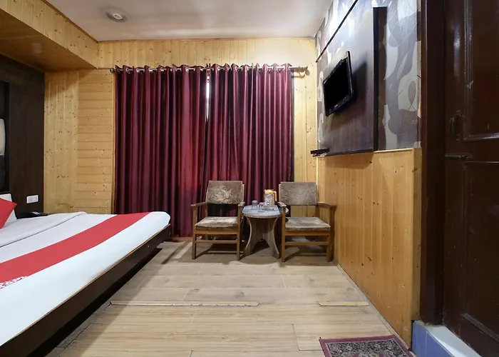 Hotel O Azad Jammu