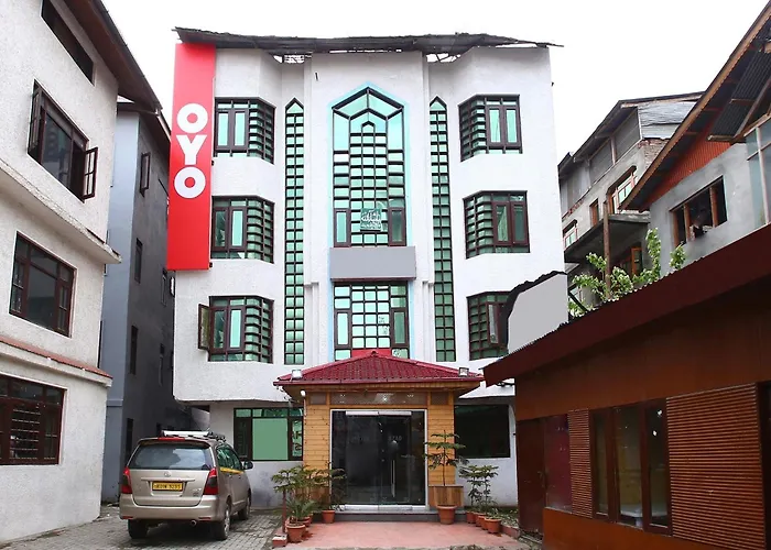 Hotel O Azad Jammu