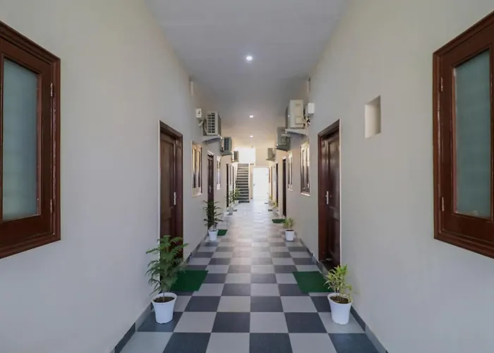 Hotel O Hi - Five Residency