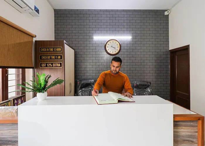Hotel O Hi - Five Residency