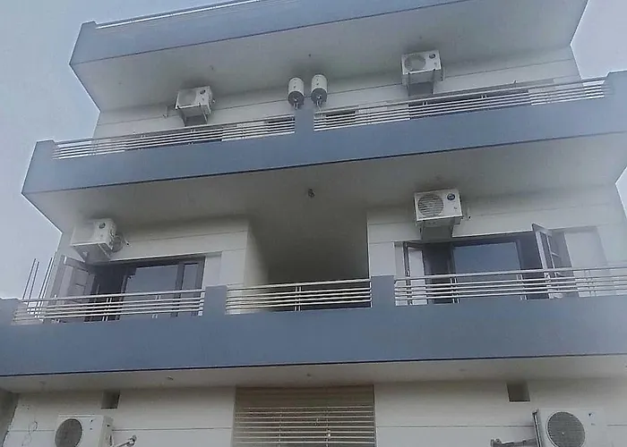 Hotel O Hi - Five Residency