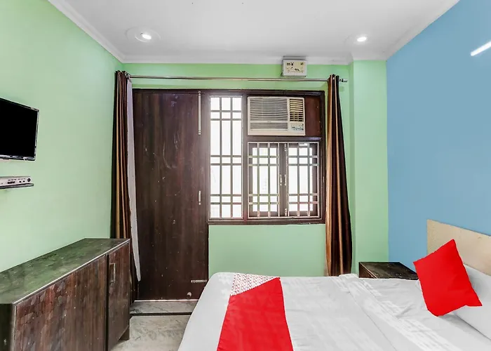 Hotel O Blue Diamond Near Jahangirpuri Metro Station