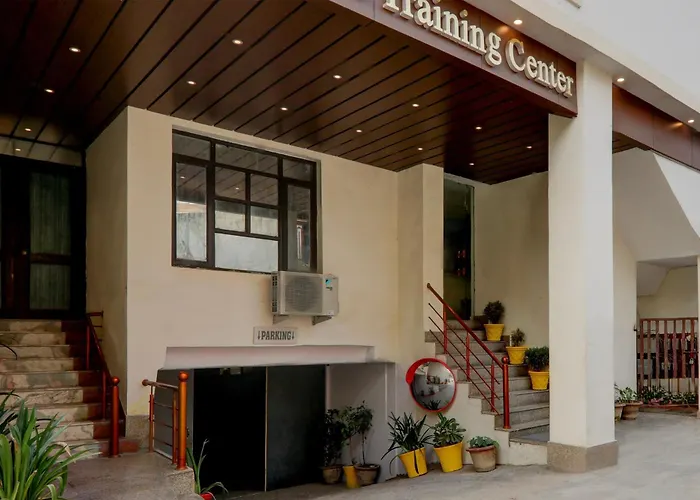 Super Hotel O Indira Nagar Formerly Hotel Parijat