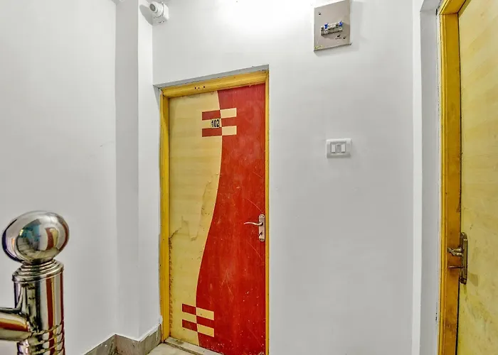 Hotel O Starlight Guest House