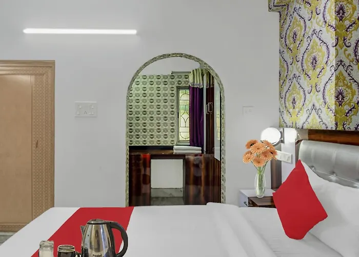 Hotel O Starlight Guest House