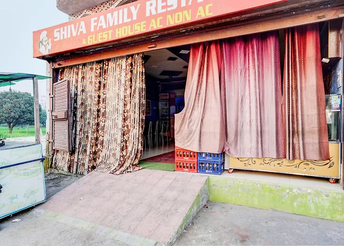 Spot On Shiva Family Restaurant Guest House