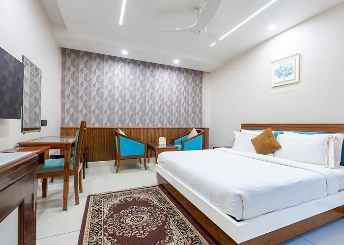 Hotel Leela Grande Karnal