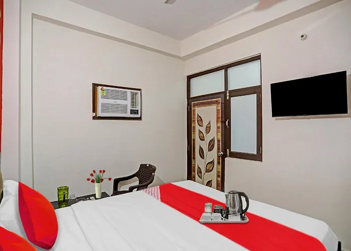 Hotel O A One Hotel Near Noida Sector 81 Metro Station