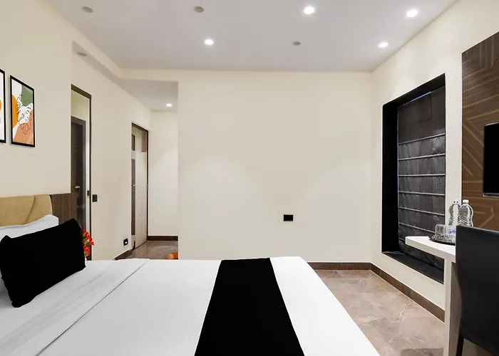 Super Townhouse Newtown Dlf