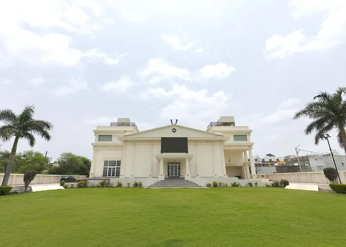The Grand Monarch Hotel, Ujjain