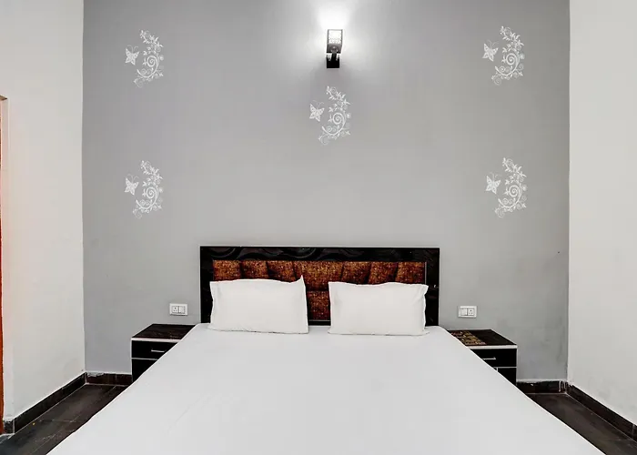 Hotel O Conifer Inn