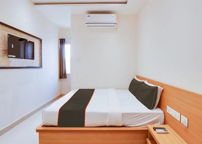 Super Collection O Hills Suites