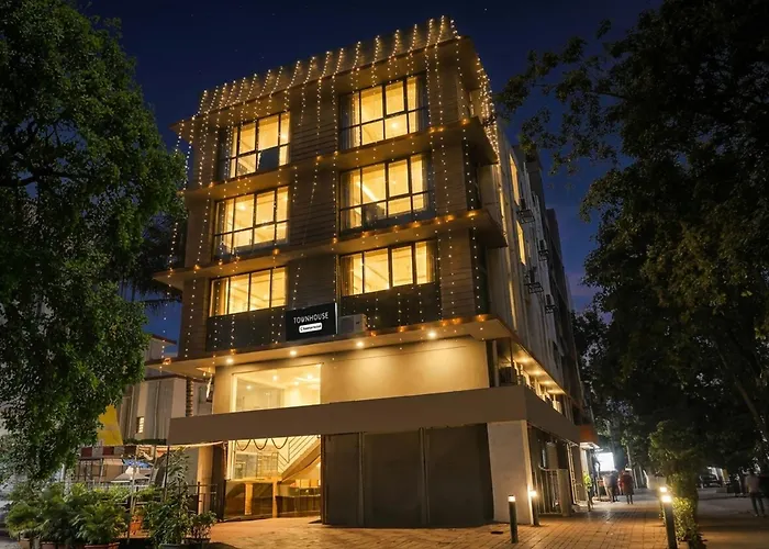 Super Townhouse Hadapsar Formerly Savali Inn