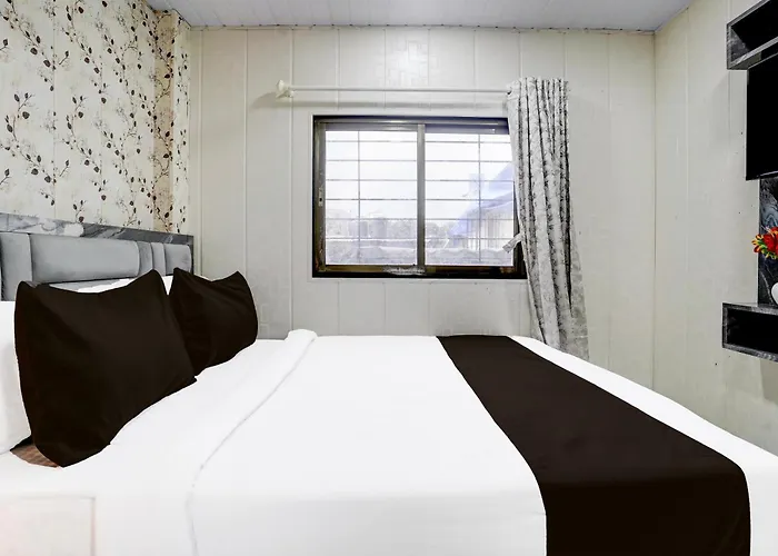 Fabhotel Hans Residency