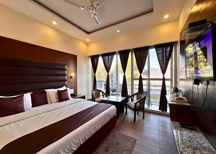 Woods Villa Cottages Manali - 1,2,3,4 Cottages & Villas Available In Manali With Scenic Mountain View