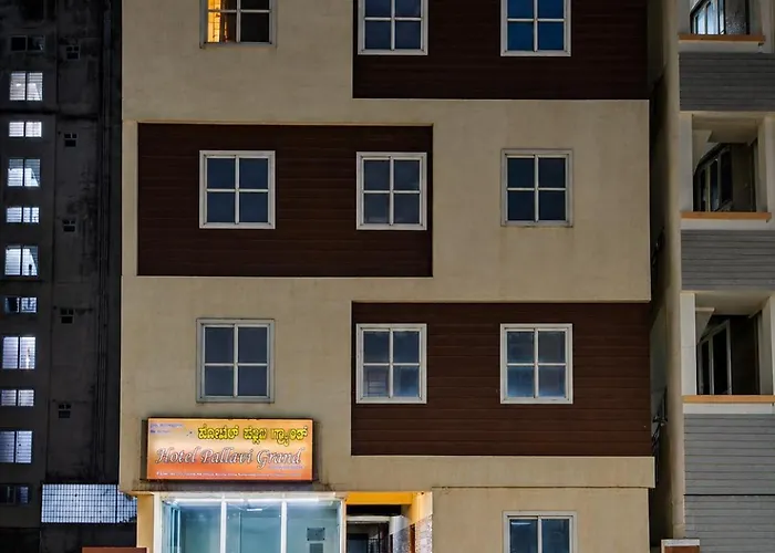 Hotel Pallavi Grand