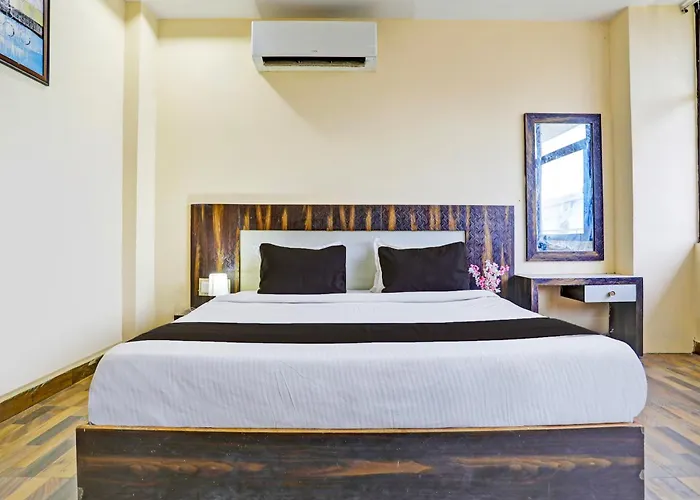 Hotel O Fish Fountain Hotel Lucknow