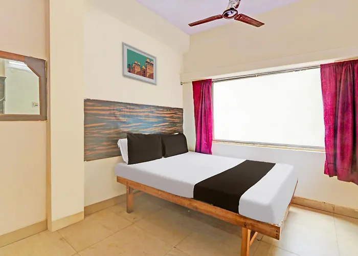 Hotel O BLUE STAR LODGE