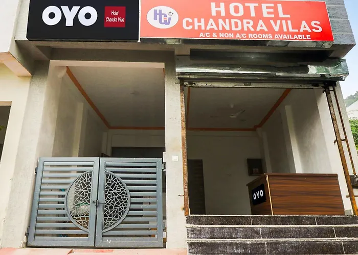 Hotel O Chandra Vilas