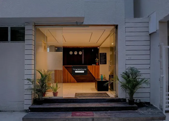 Super Townhouse Marathahalli Near Sri Nagalingeshwar Swamy Temple Formerly Hotel Avenue Bangalore