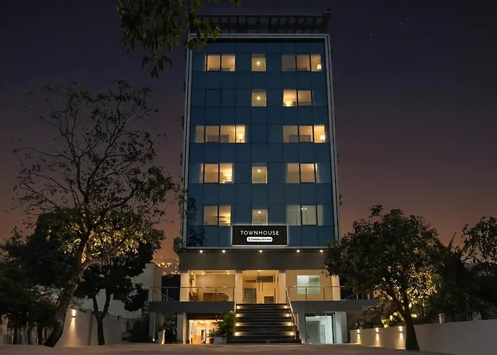 Super Townhouse Lohegaon Near Pune Airport Formerly Landmark Regency