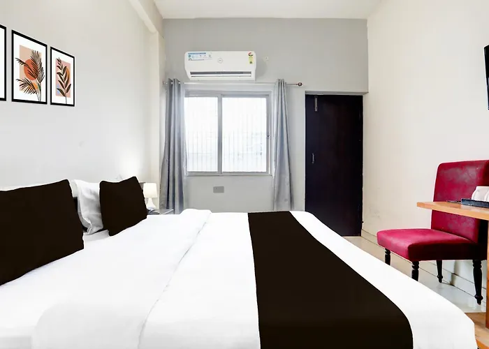 Super Townhouse Divyanagar Formerly Shivam Grand Ranidiha Tiraha