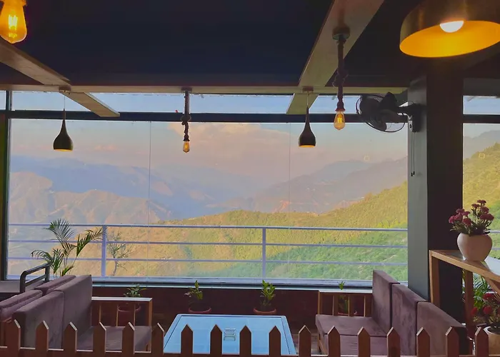 Hotel Golden Temple View By La Casa With Swimming Pool