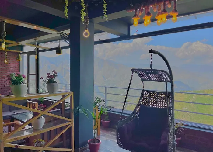 Hotel Golden Temple View By La Casa With Swimming Pool