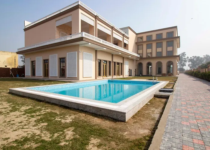 The Madelinne Hotel