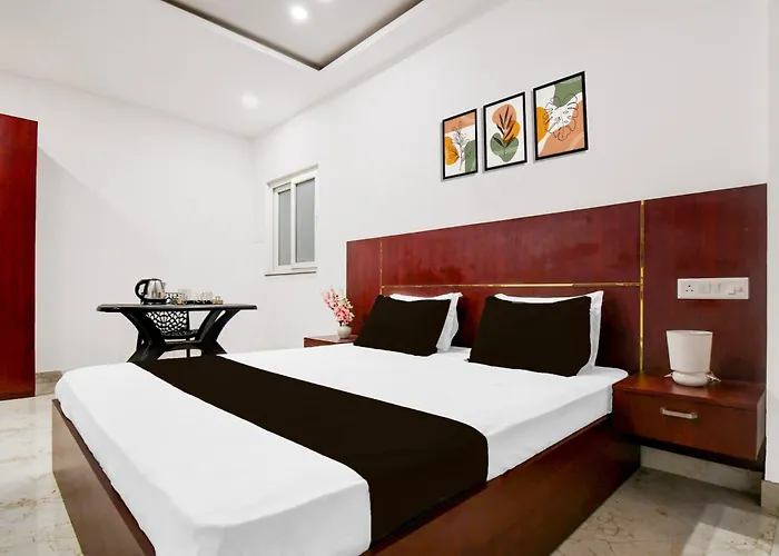 Super Hotel O Ghar Parivaar
